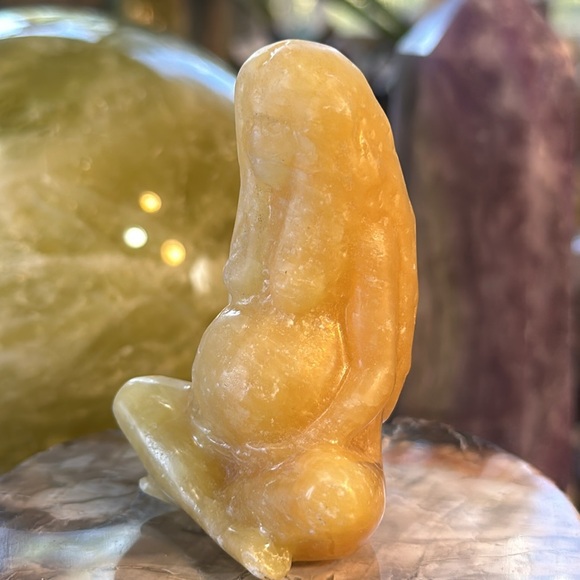 🎄SALE🎄Orange Calcite Mother Earth Carving! - Picture 7 of 8